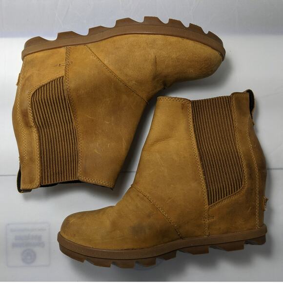 Sorel Shoes - lightly worn Women’s tan leather Joan of Arctic™ Wedge II